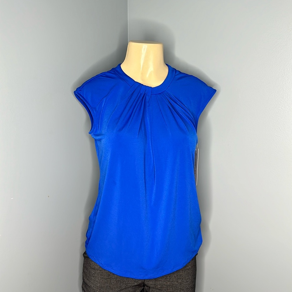 Liz Claiborne woman’s blouse blue sleeveless gold zipper in the back size XS
